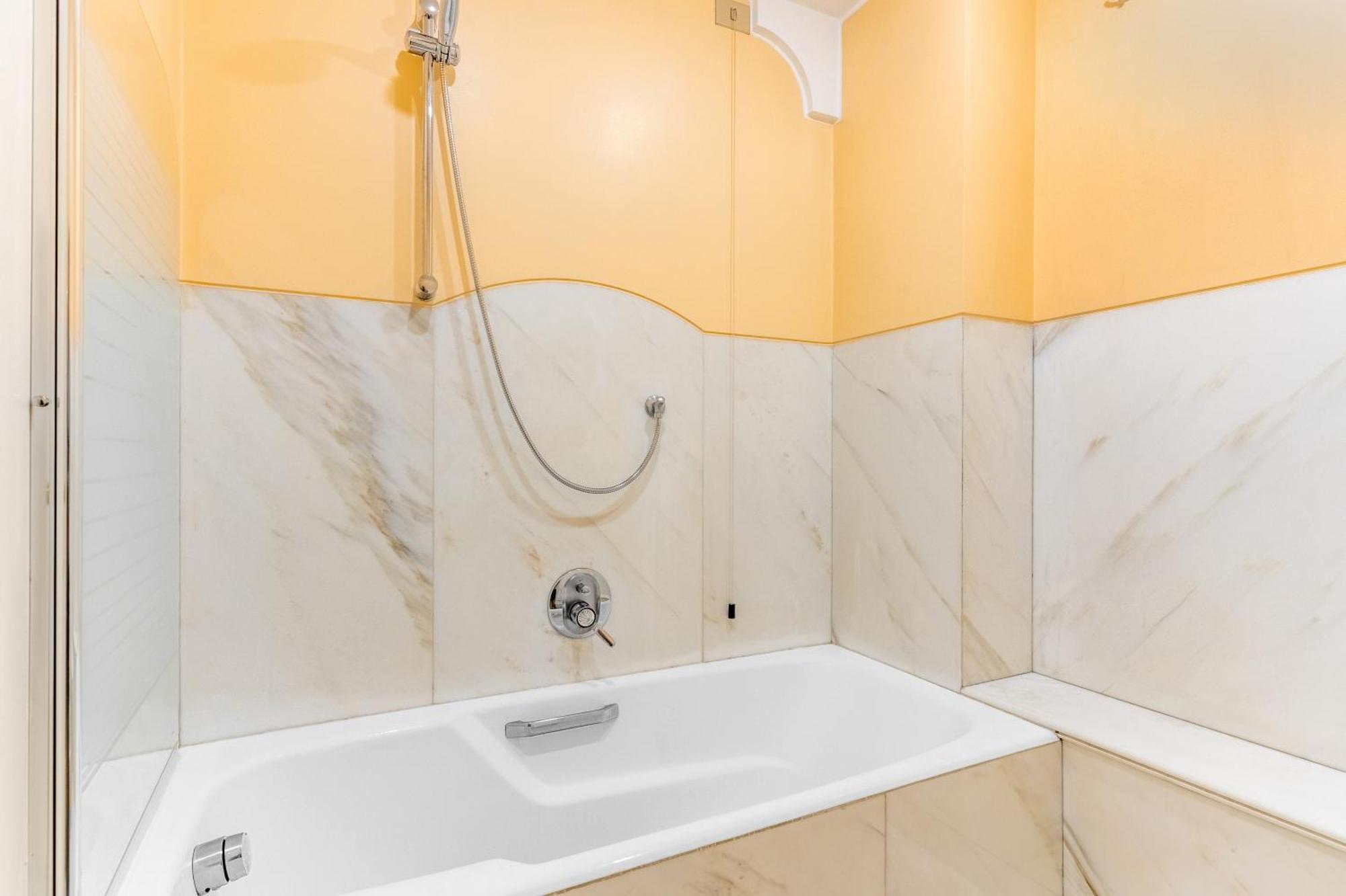 Central Luxurious Apartment Duomo A/C-Wi-Fi Free มิลาน ภายนอก รูปภาพ