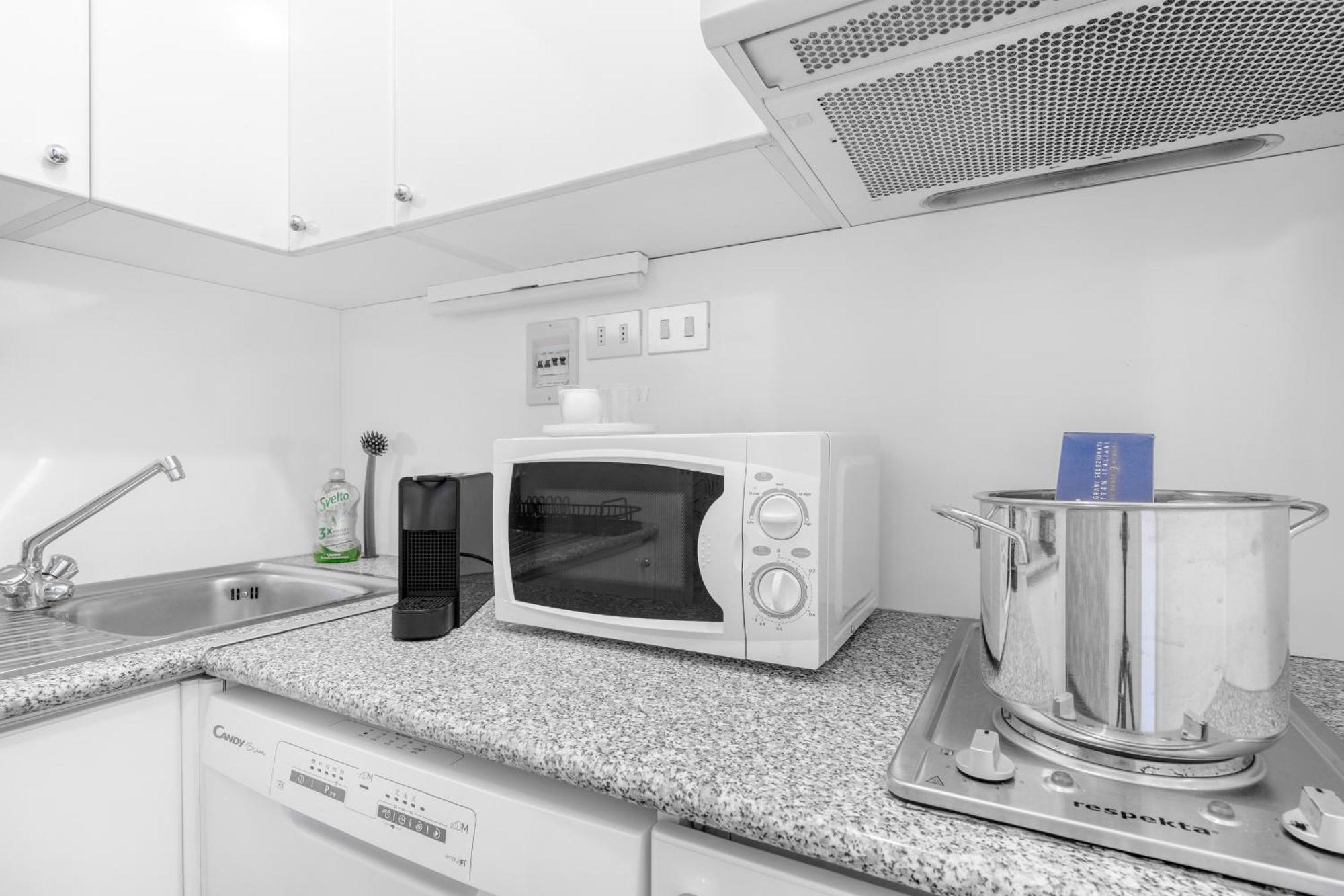 Central Luxurious Apartment Duomo A/C-Wi-Fi Free มิลาน ภายนอก รูปภาพ